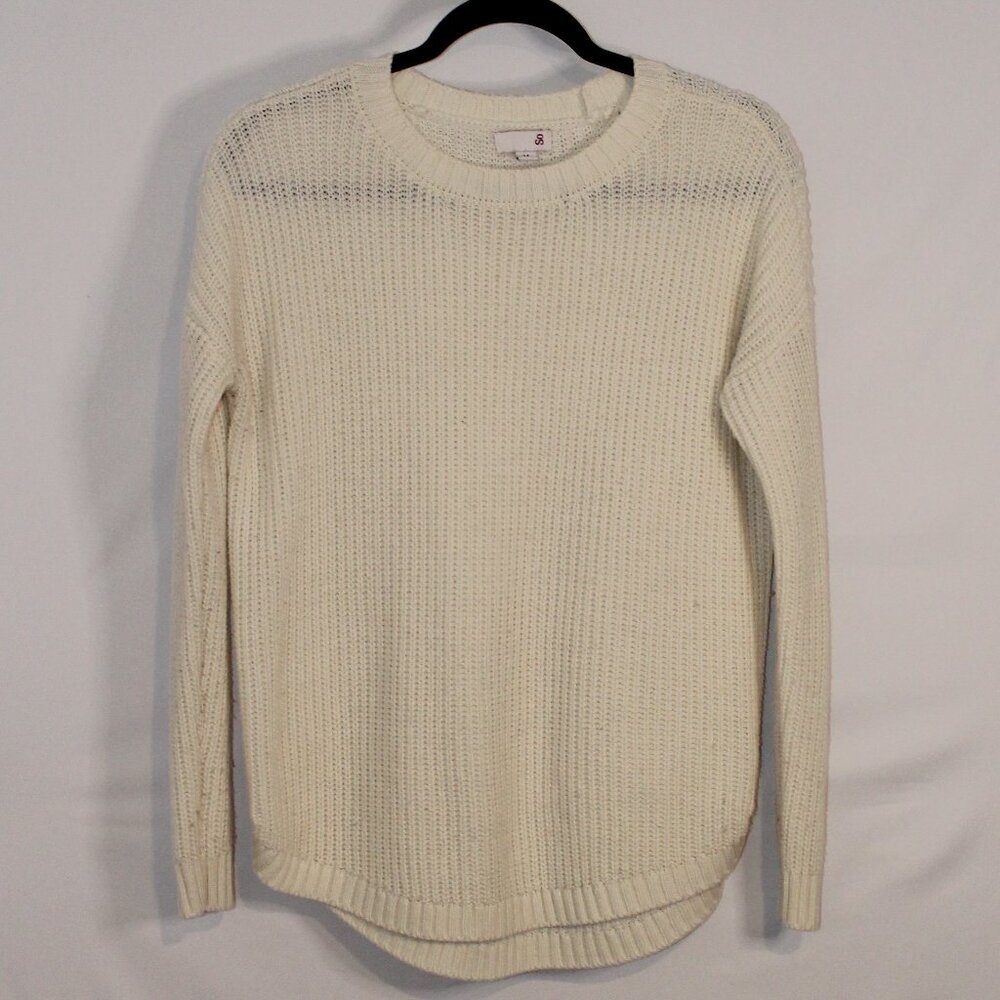 So cream-colored long-sleeve crewneck chunky knit rounded hemline sweater L‎